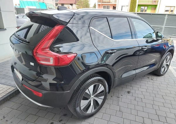 Volvo XC 40 cena 165000 przebieg: 5500, rok produkcji 2023 z Sędziszów Małopolski małe 379